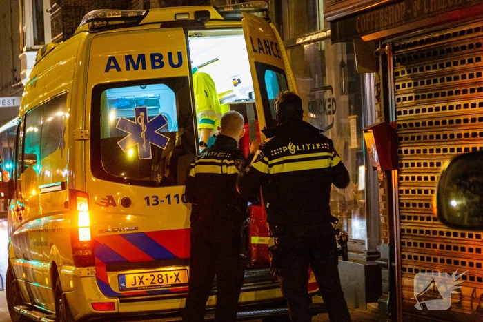 Persoon komt te water in gracht
