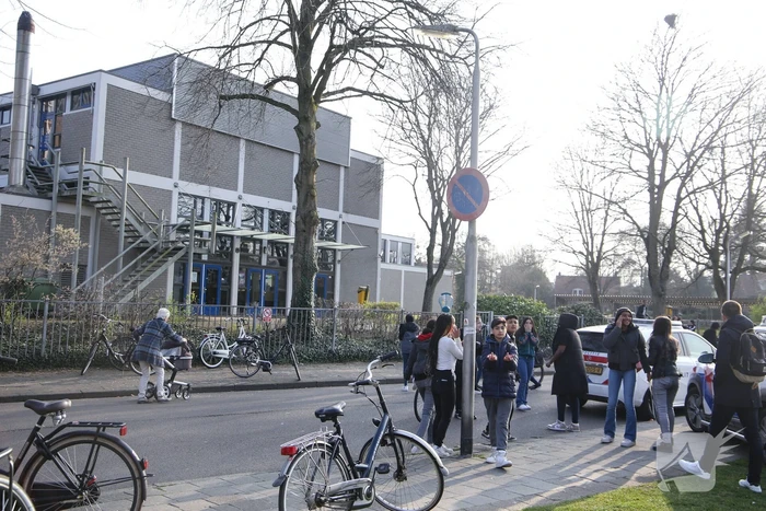 Enorme vechtpartij op middelbare school Het Element