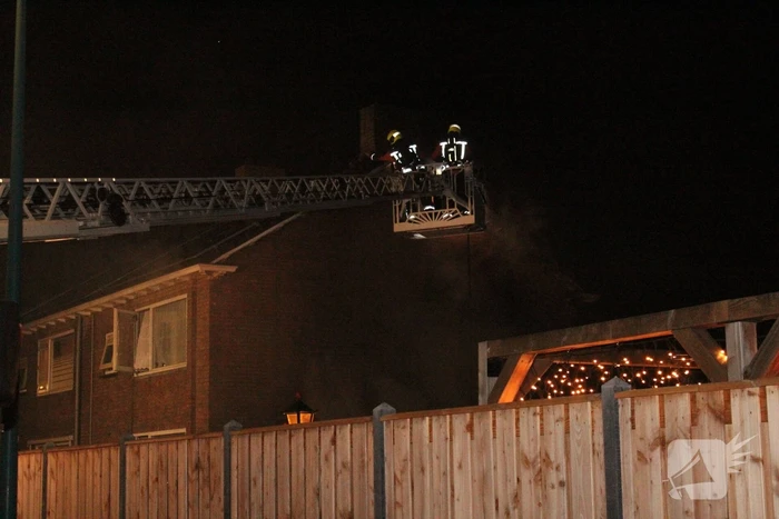 Flinke rookontwikkeling vanwege brand in schuur
