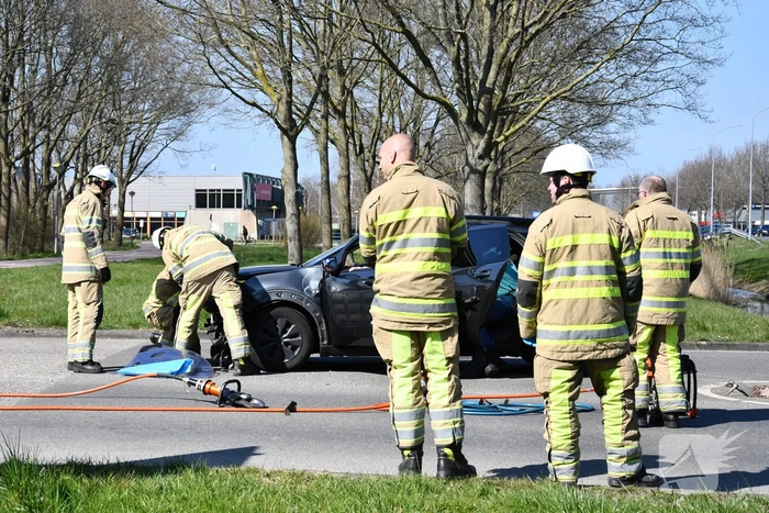 Veel schade bij ongeval tussen twee auto's
