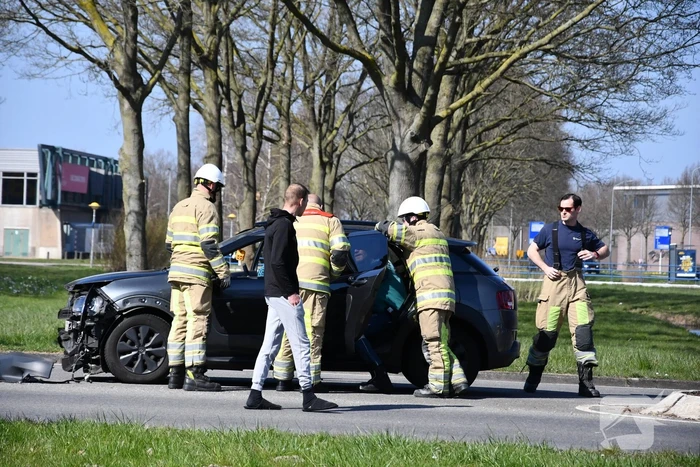 Veel schade bij ongeval tussen twee auto's