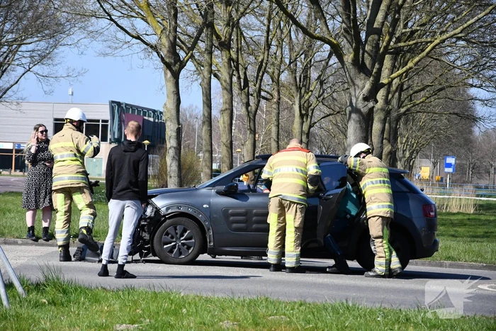 Veel schade bij ongeval tussen twee auto's
