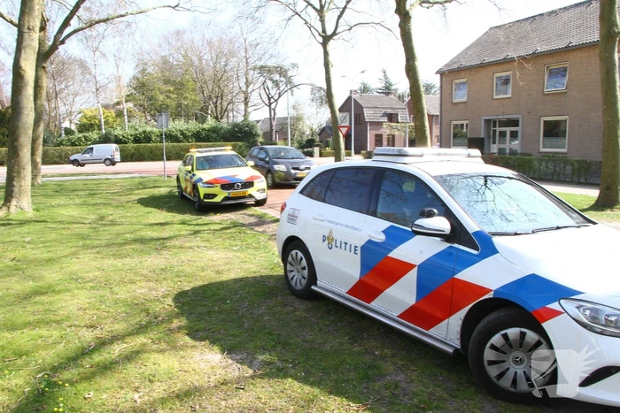 Automobilist rijdt door na botsing met fietser