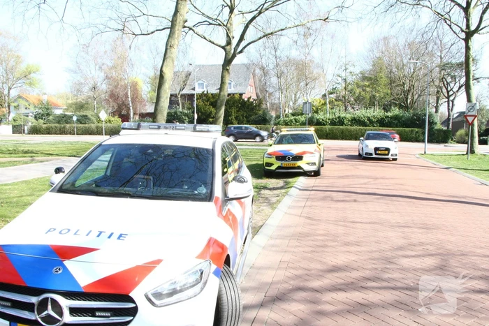 Automobilist rijdt door na botsing met fietser