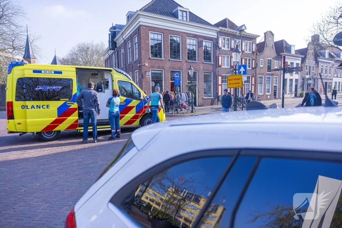 Fietsster loopt botbreuken op bij aanrijding