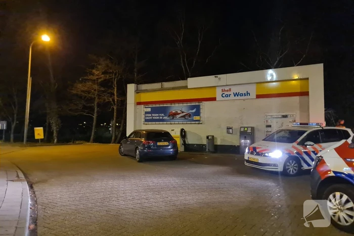 Persoon gaat ervandoor na stopteken