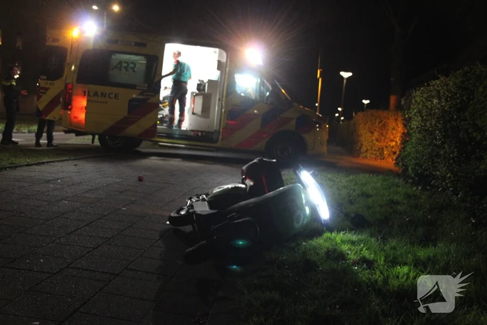 Twee personen gaan onderuit met Go Sharing-deelscooter