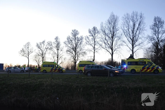 Negen gewonden bij forse kop-staartbotsing