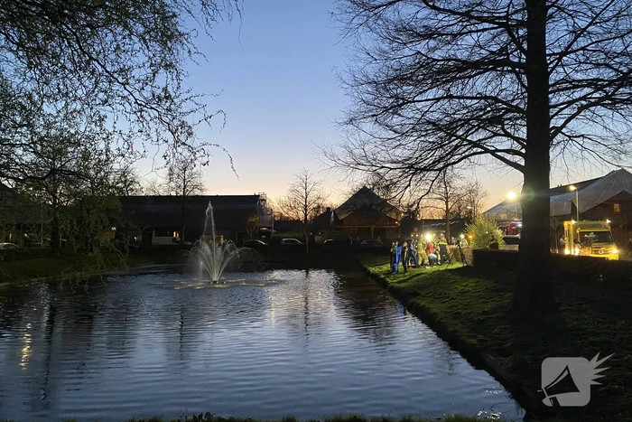 Kind (3) overleden na te water raken in vijver