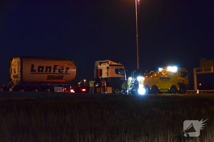 Automobiliste (88) overleden bij aanrijding met vrachtwagen