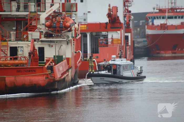 Brandstoflekkage van Offshore Supply Ship