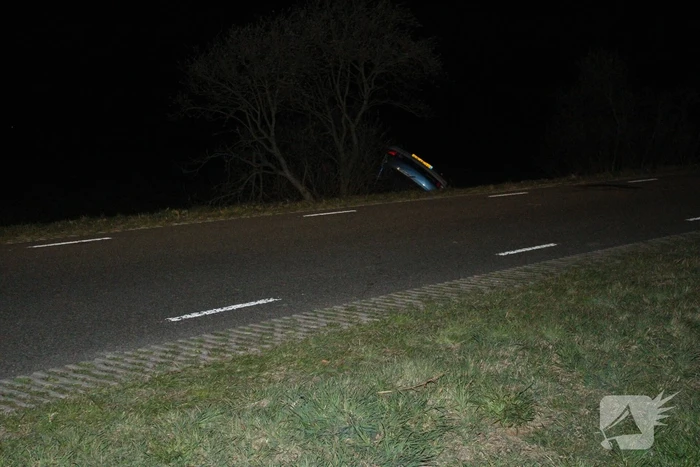 Bestuurder belandt met auto in sloot