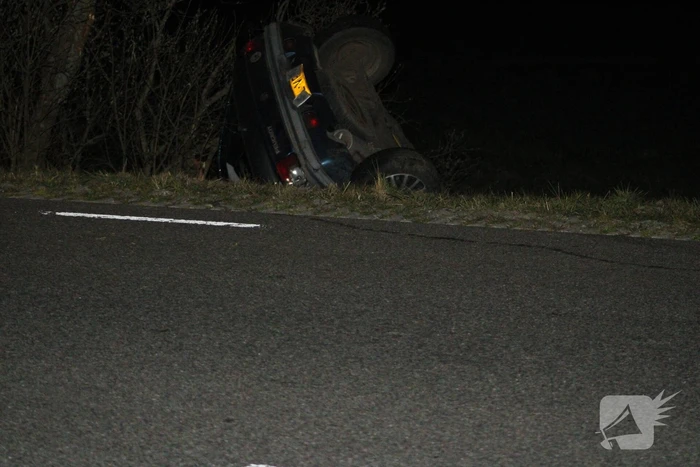 Bestuurder belandt met auto in sloot