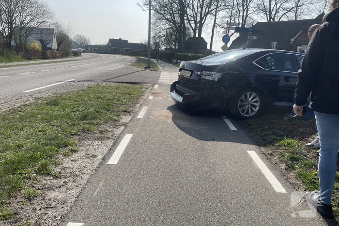 Brommer aangereden door auto