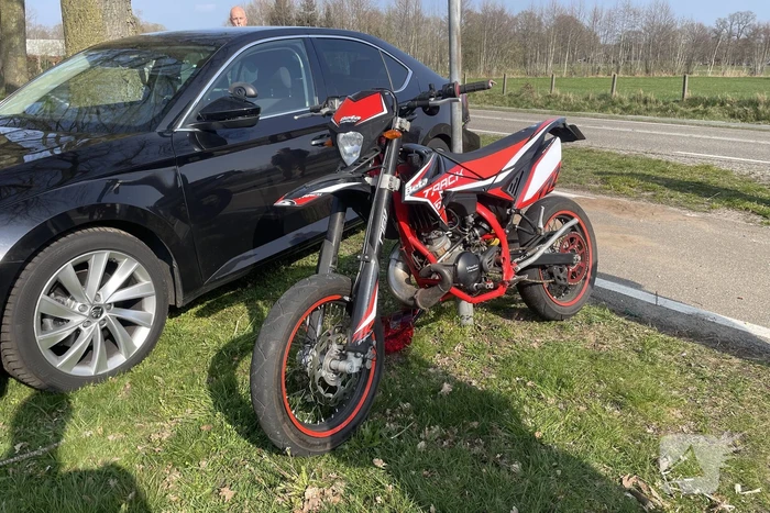 Brommer aangereden door auto