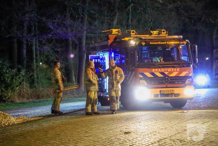 Broei in stapel houtsnippers zorgt voor brandweerinzet