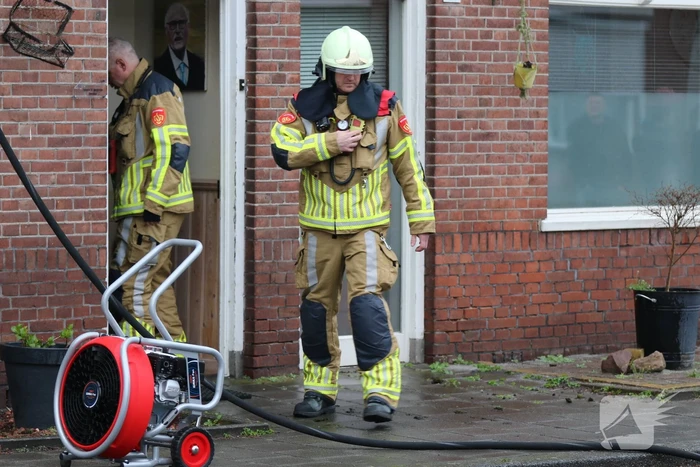 Zwarte rookontwikkeling bij schoorsteenbrand