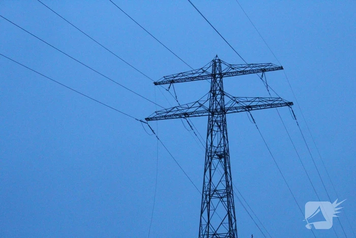 Hoogspanningskabel veroorzaak harde knal