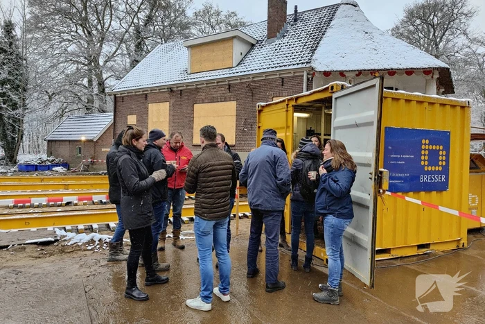 Verplaatsing monumentaal theehuis in volle gang