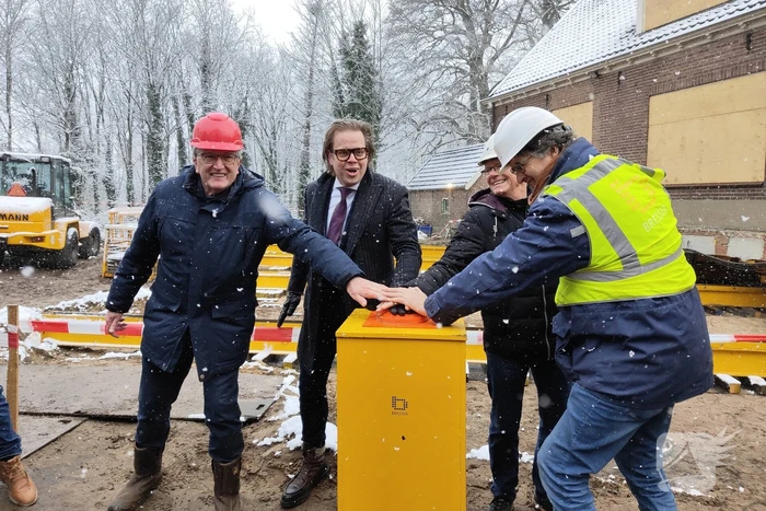Verplaatsing monumentaal theehuis in volle gang