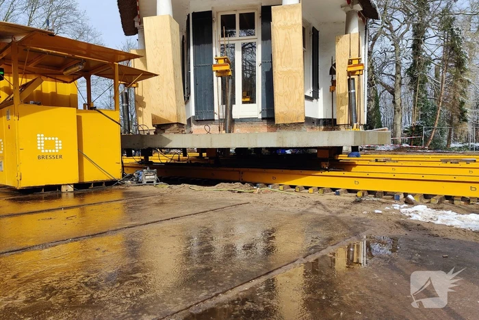 Verplaatsing monumentaal theehuis in volle gang