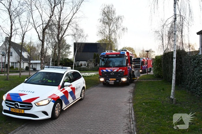 Bewoners blussen brand in woning