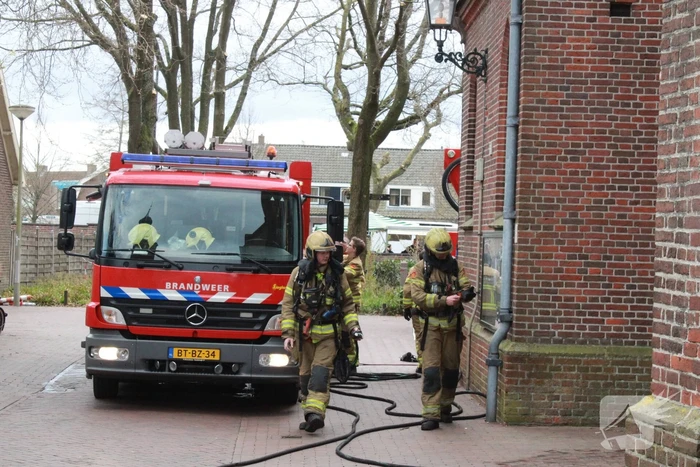 Brand in kerk zorgt voor veel rookontwikkelingen