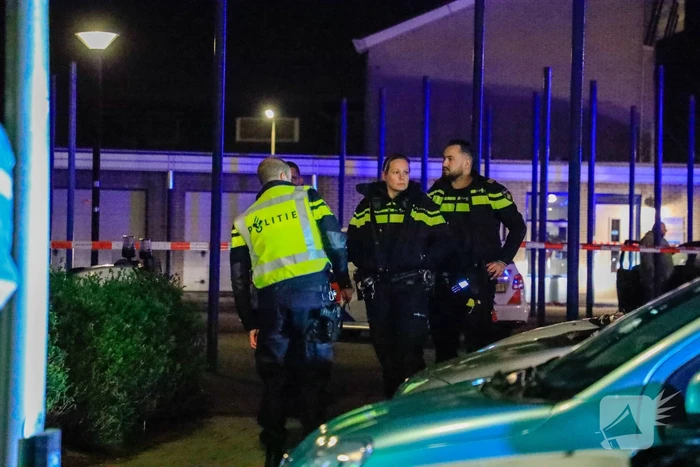 Brandweer redt persoon uit brandende woning