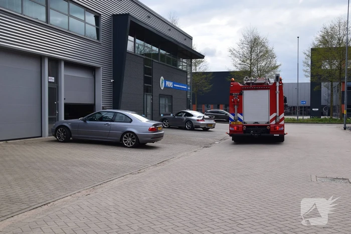 Brandweer verricht nacontrole in pand van Classic Car Ratings