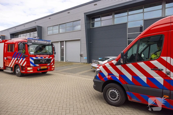 Brandweer verricht nacontrole in pand van Classic Car Ratings