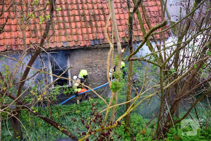 brand welhoeksedijk hoogvliet rotterdam