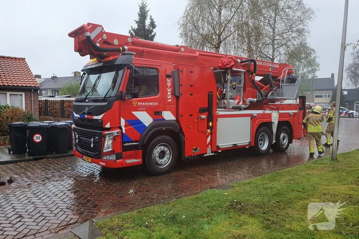 Brand in schoorsteen van woning