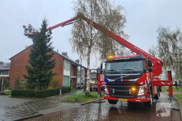 Brand in schoorsteen van woning