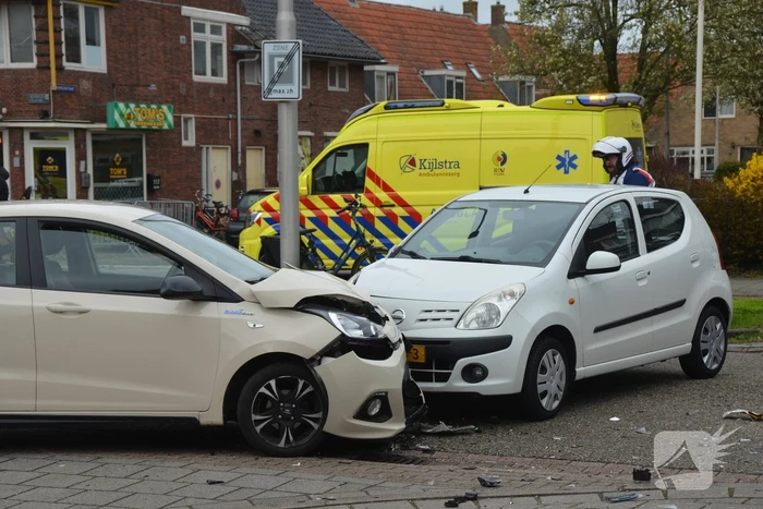 Flinke botsing tussen twee auto's