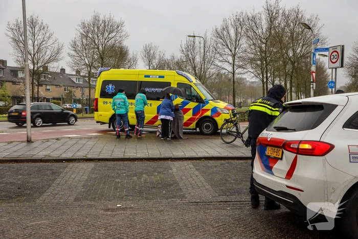 Twee fietsers komen met elkaar in botsing