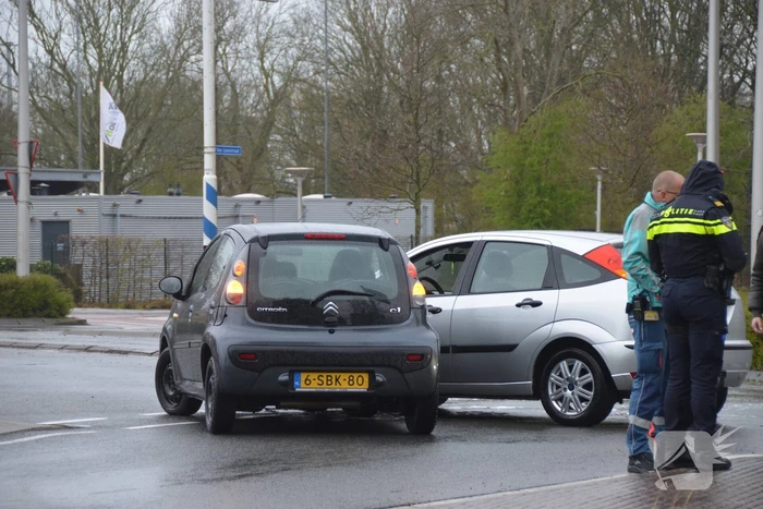 Schade na ongeval op rotonde