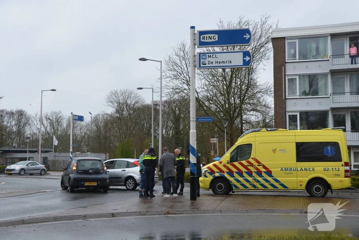 Schade na ongeval op rotonde