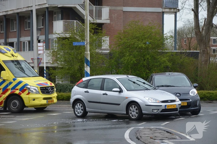 Schade na ongeval op rotonde