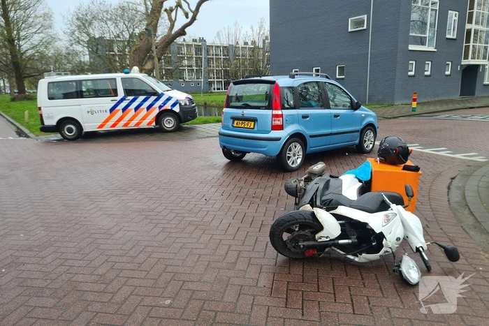 Scooterrijder gewond bij botsing met auto