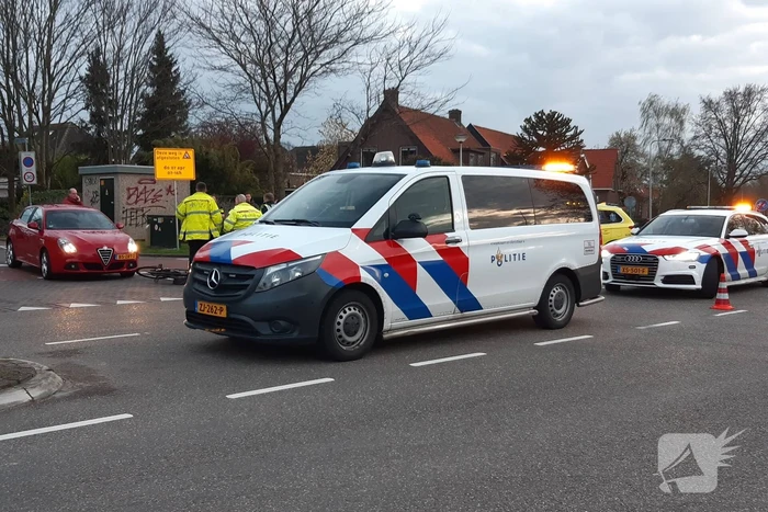 Fietser gewond bij botsing met auto