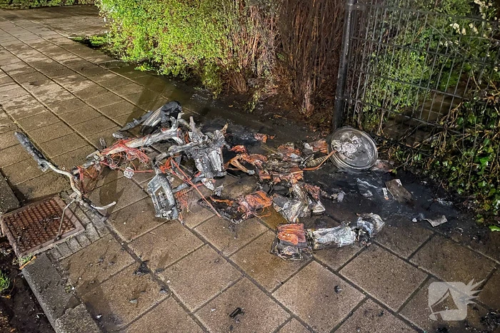 Opnieuw deelscooter in vlammen opgegaan in Soesterkwartier