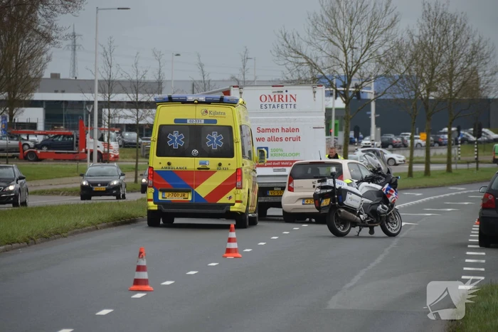 Flinke schade bij aanrijding tussen meerdere voertuigen