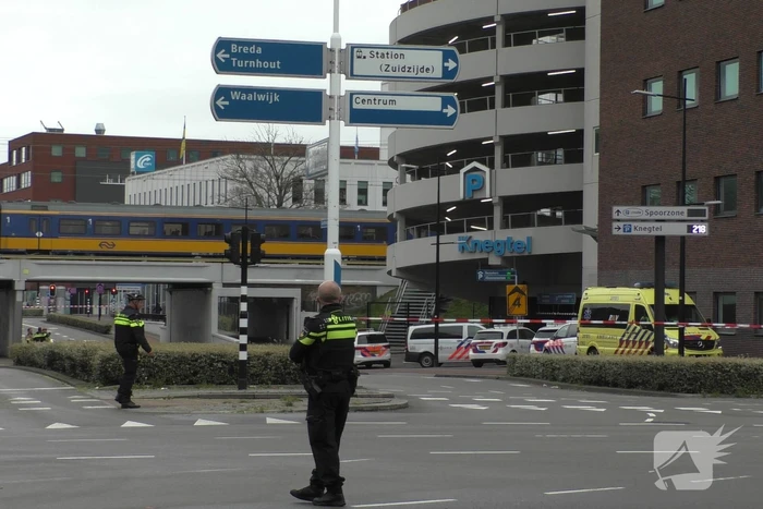 Persoon met verward gedrag uit parkeergarage Knegtel gehaald
