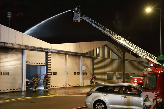 Grote brand bij afvalverwerkingsbedrijf