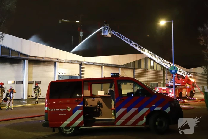 Grote brand bij afvalverwerkingsbedrijf