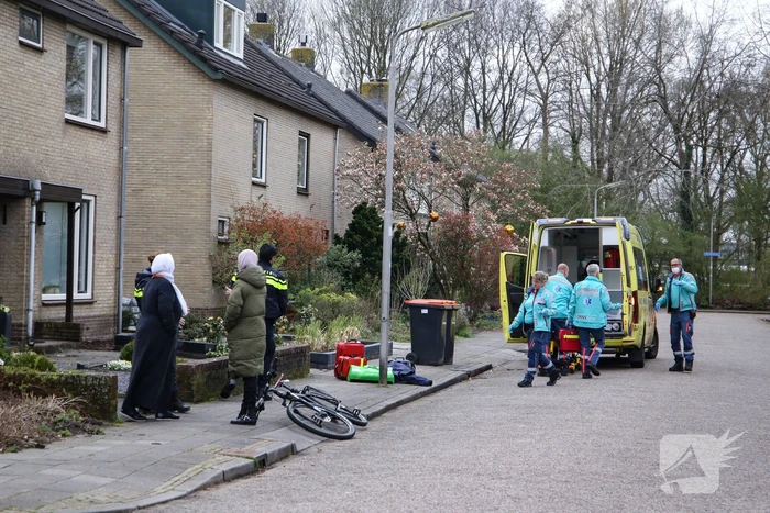 Jongeman raakt gewond na val van fiets