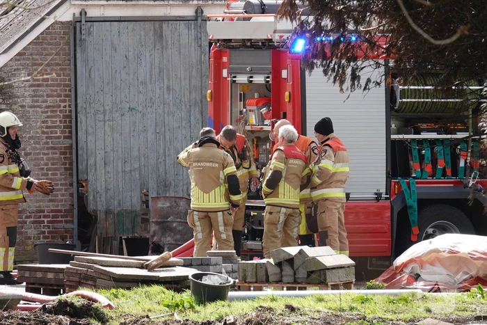 Uitslaande brand verwoest oude varkenshouderij