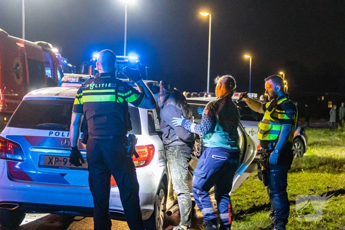 Auto belandt in sloot na wilde achtervolging