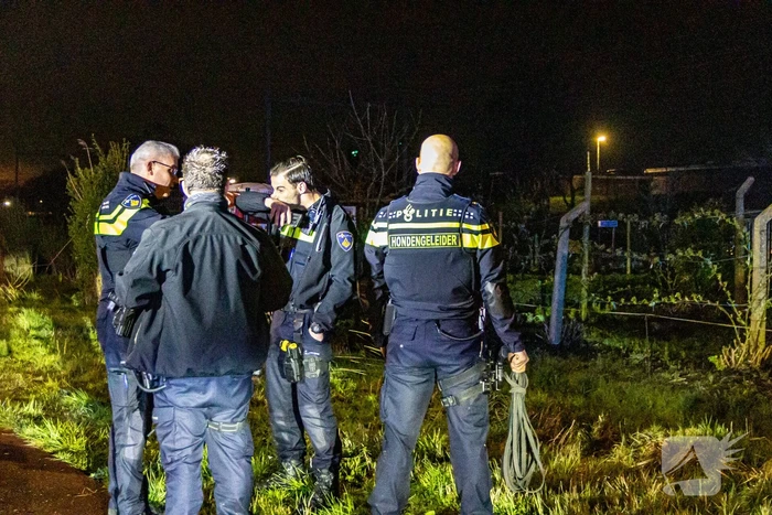 Auto belandt in sloot na wilde achtervolging