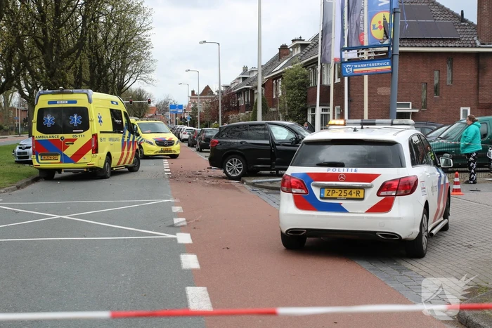 Flinke ravage na aanrijding op kruispunt